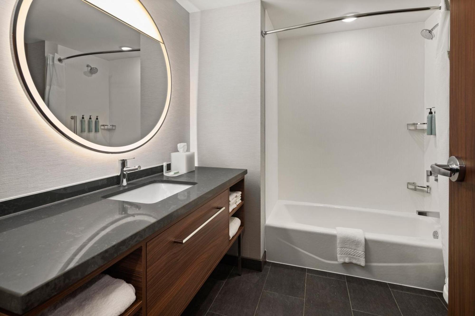 Courtyard By Marriott Bettendorf Kültér fotó